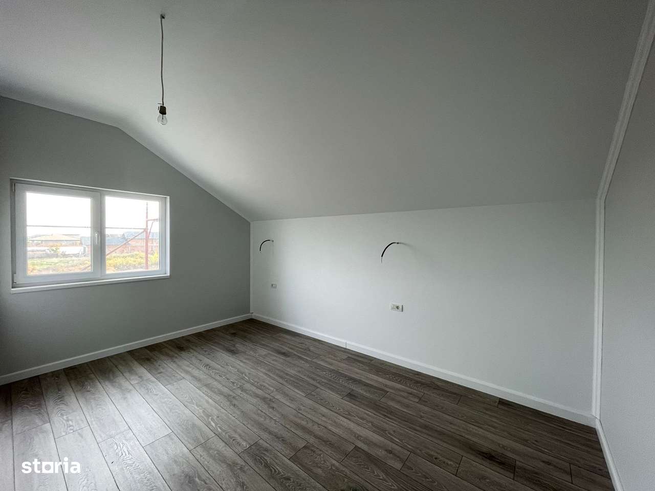 Duplex-4 camere-pozitie excelenta-la asfalt-Remetea Mare - Imagine principală: 5/12