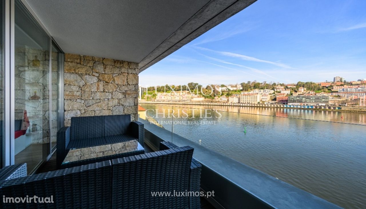 Apartamento T2 em frente ao rio Douro, para venda, em Vila Nova de Gai