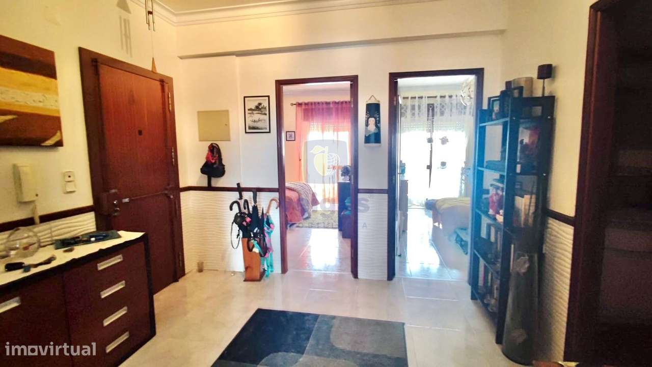 Apartamento T2 com Varanda , Arrecadação e vista Rio em Alverca-23
