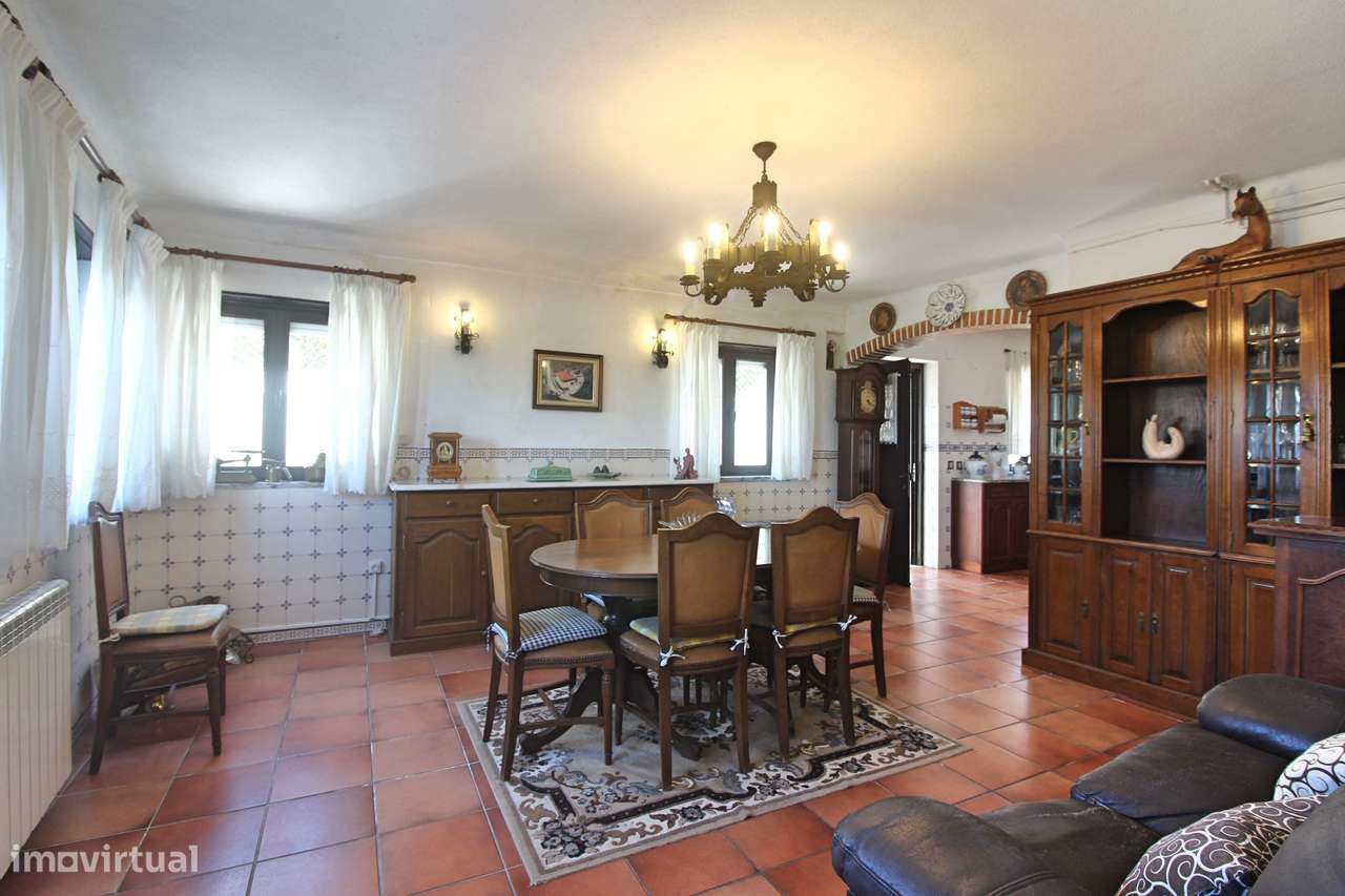 Moradia isolada em Gaeiras, com 4 quartos, jardim e garagem fechada. - Grande imagem: 3/26