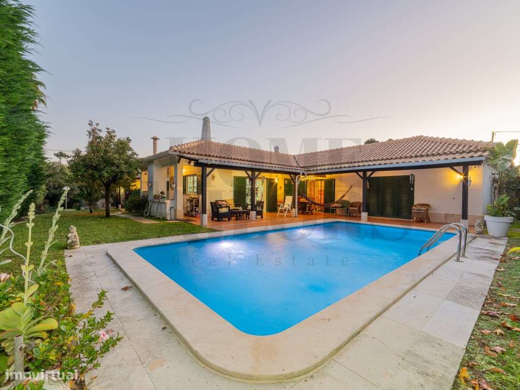 Refúgio de Elegância na Margem Sul: Moradia Única na Verdizela-15