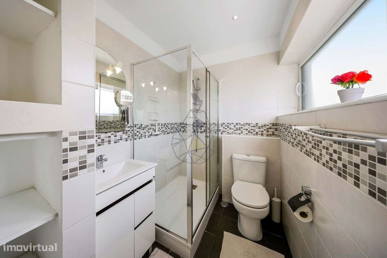 Apartamento T1  com Garagem e Piscina  no Coração da Praia da Rocha-19