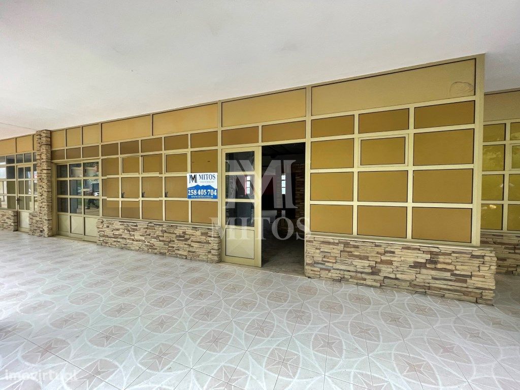 Loja para restauração à venda em Valença