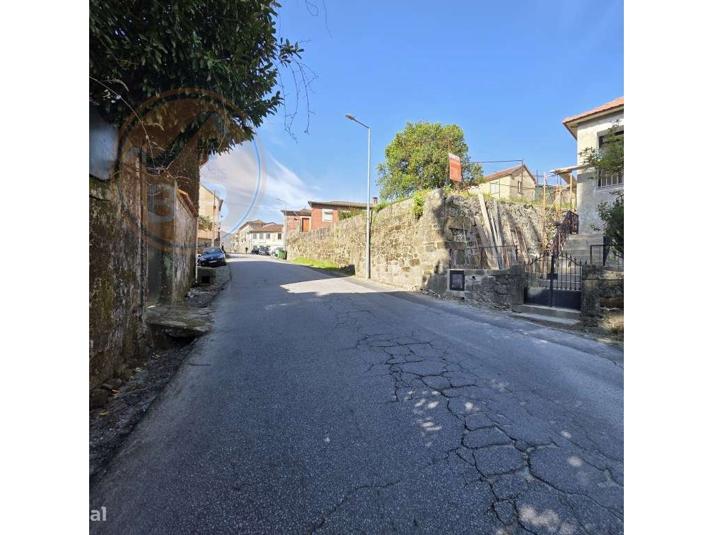 Moradia com projeto aprovado para 10 apartamentos, no Centro da Vil...-8