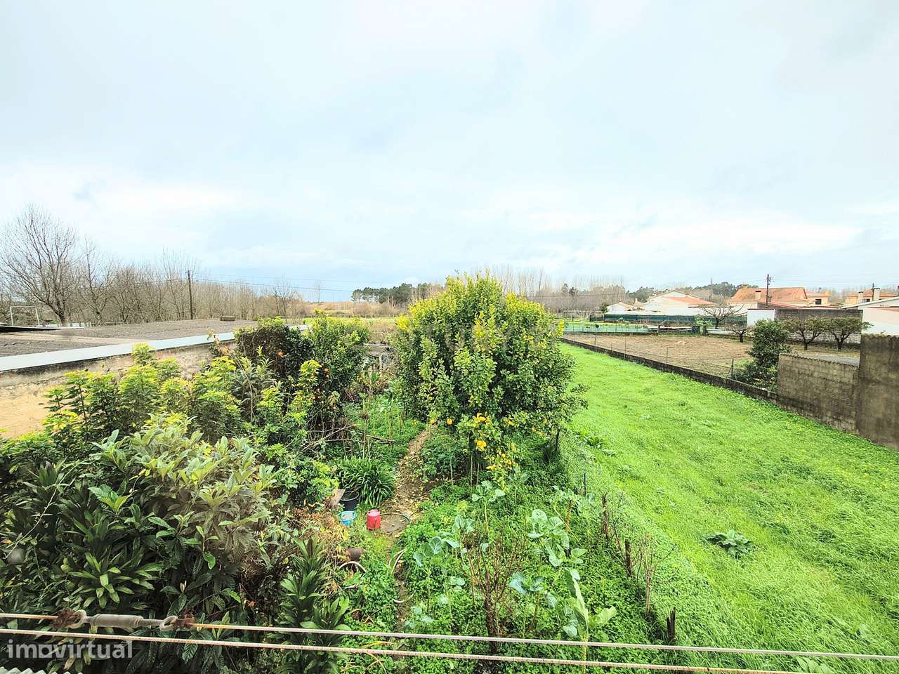 Prédio bi-familiar - grande potencial de rentabilização em Bustos-15