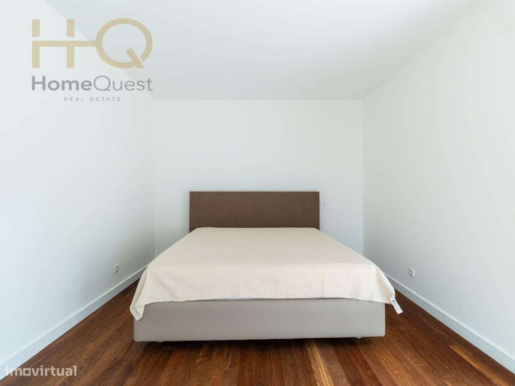 Moradia T4+2 Bairro da Martinha-37