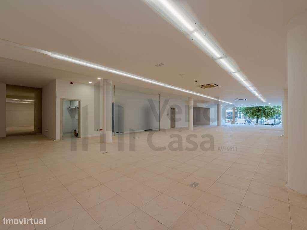 Arrenda-se Espaço Comercial - Braga - Grande imagem: 2/17