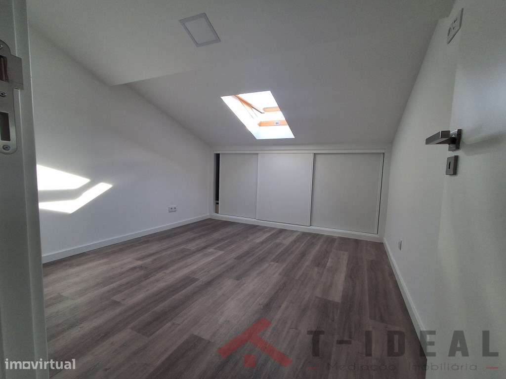 Moradia T3 totalmente remodelada perto das praias-17
