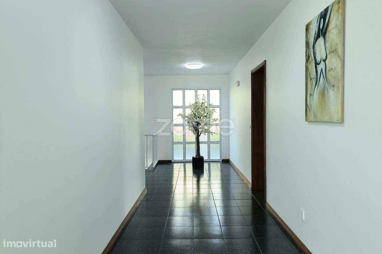 Moradia T4+2 com Jardim e Garagem – Vila da Povoação - Grande imagem: 4/34