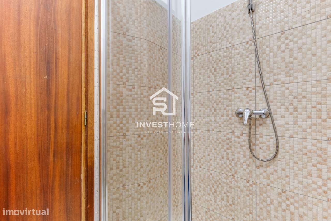 Prédio | 4 Apartamentos T2 | Licença AL ativa | Porto-10