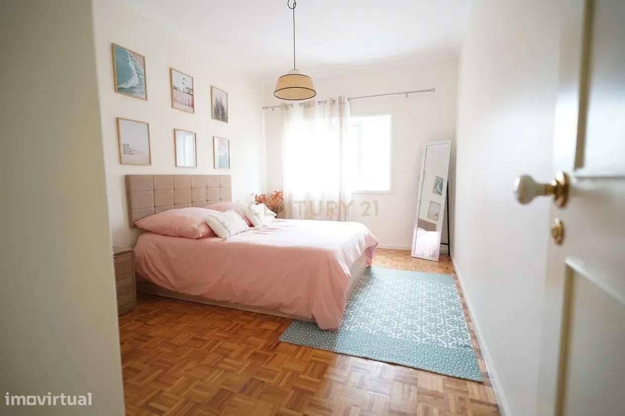 Maravilhoso Apartamento T2+1 com Terraço Privativo e Lugar de Garagem-3