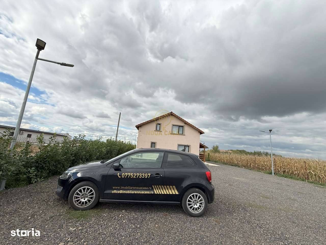 Vila de vanzare in APA-NORD  cu 2 Piscine/Zona de Relaxare/Acces lac-18