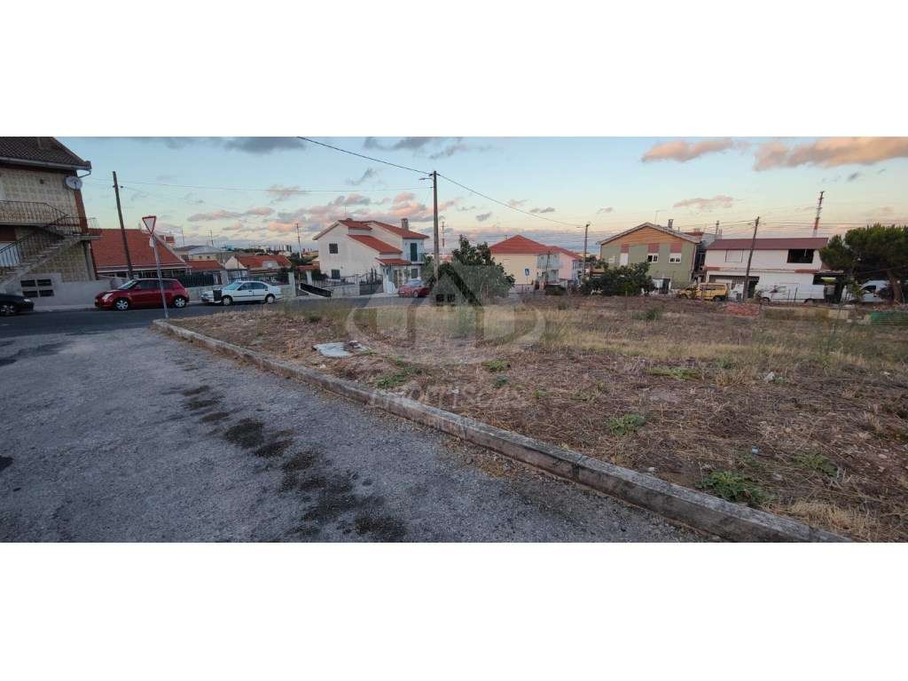 Terreno urbano com 482 m² e vista rio na Portela da Azóia - Grande imagem: 5/13