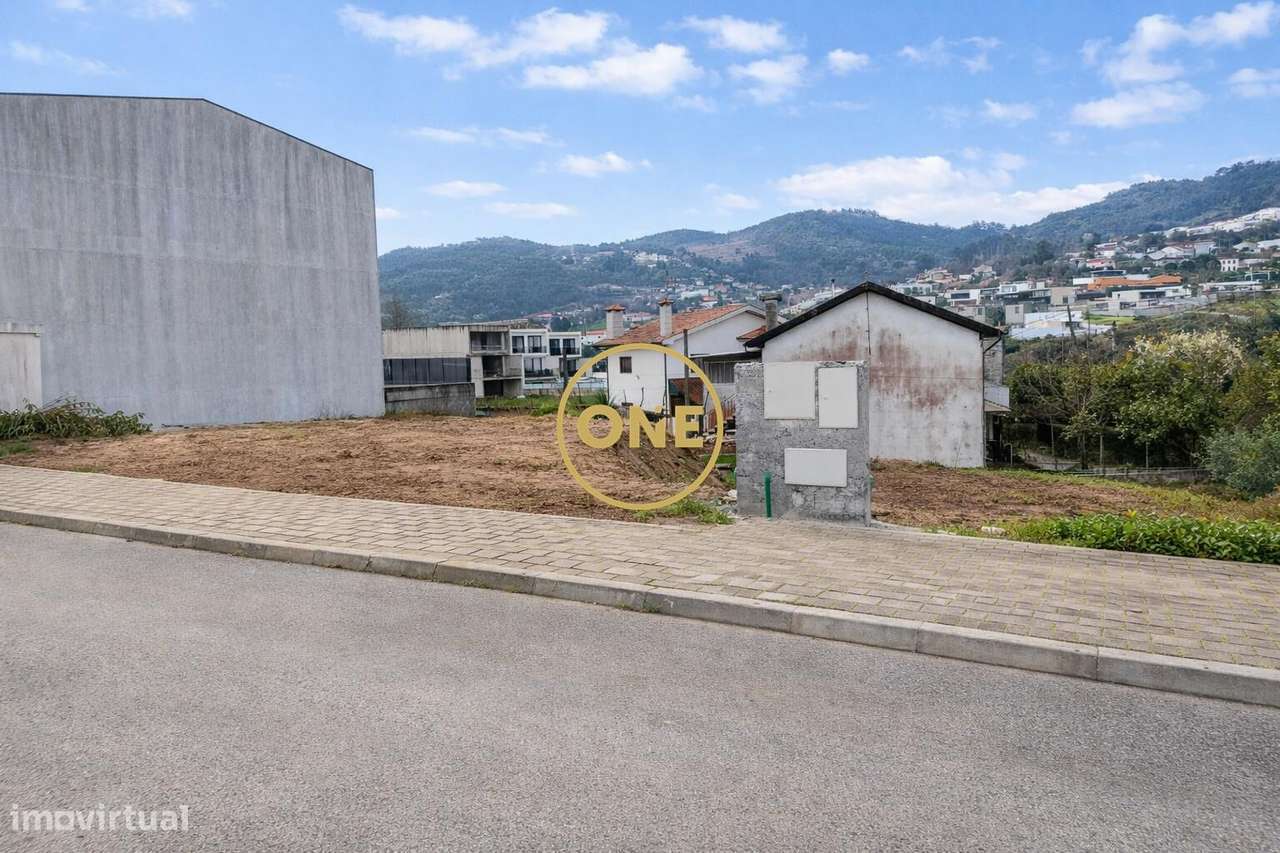 Lote para construção de moradia em banda situado em Gualtar - Grande imagem: 2/3