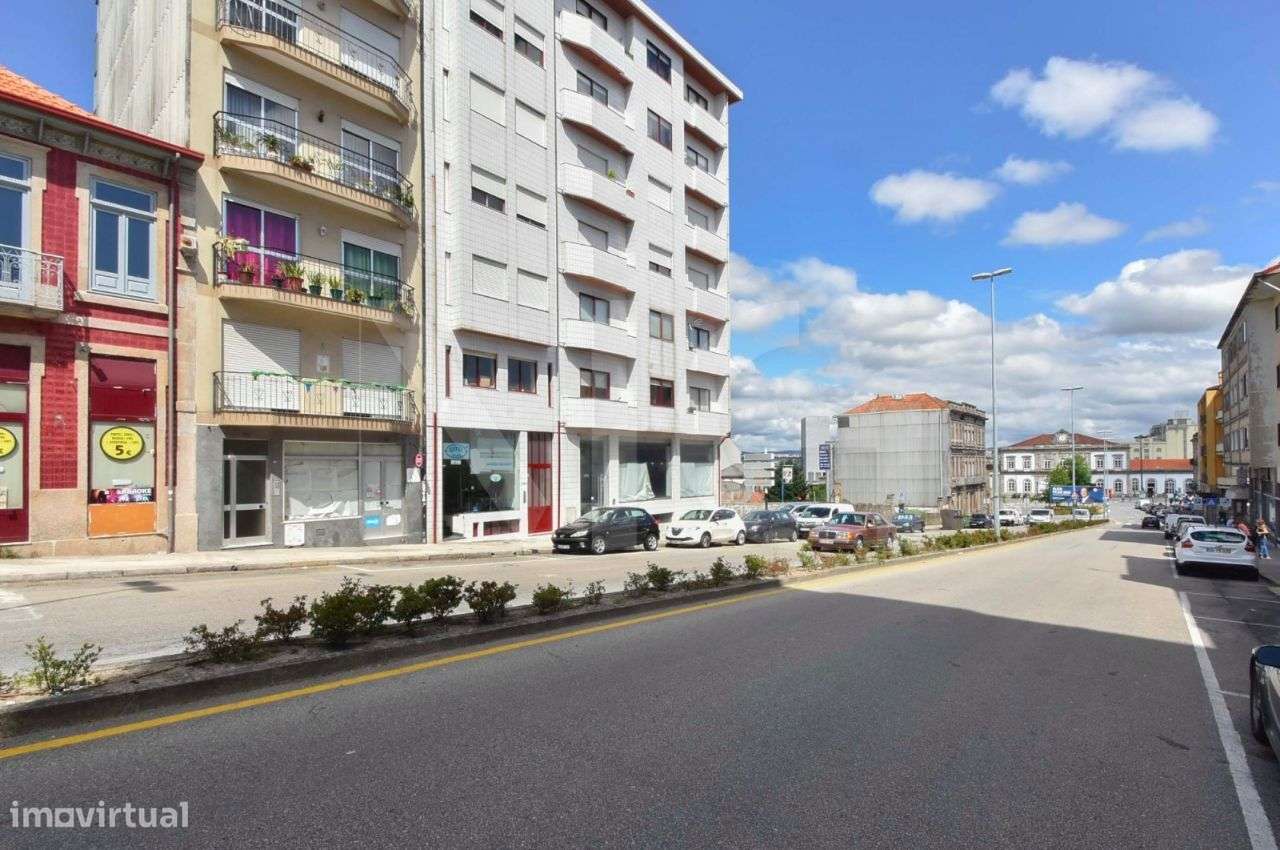 Apartamento T2 em Campanhã Totalmente Mobilado e Equipado - Grande imagem: 2/33