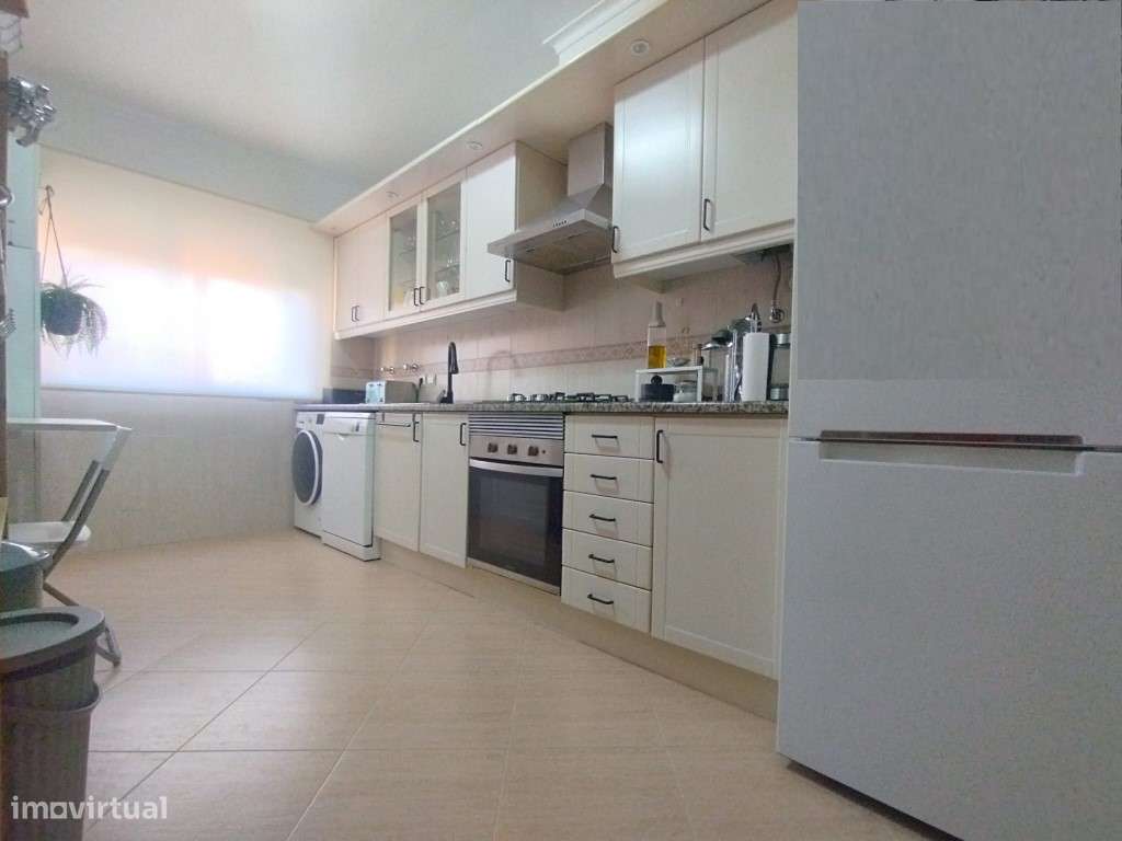 T2 com estacionamento e arrecadação em São Marcos-2