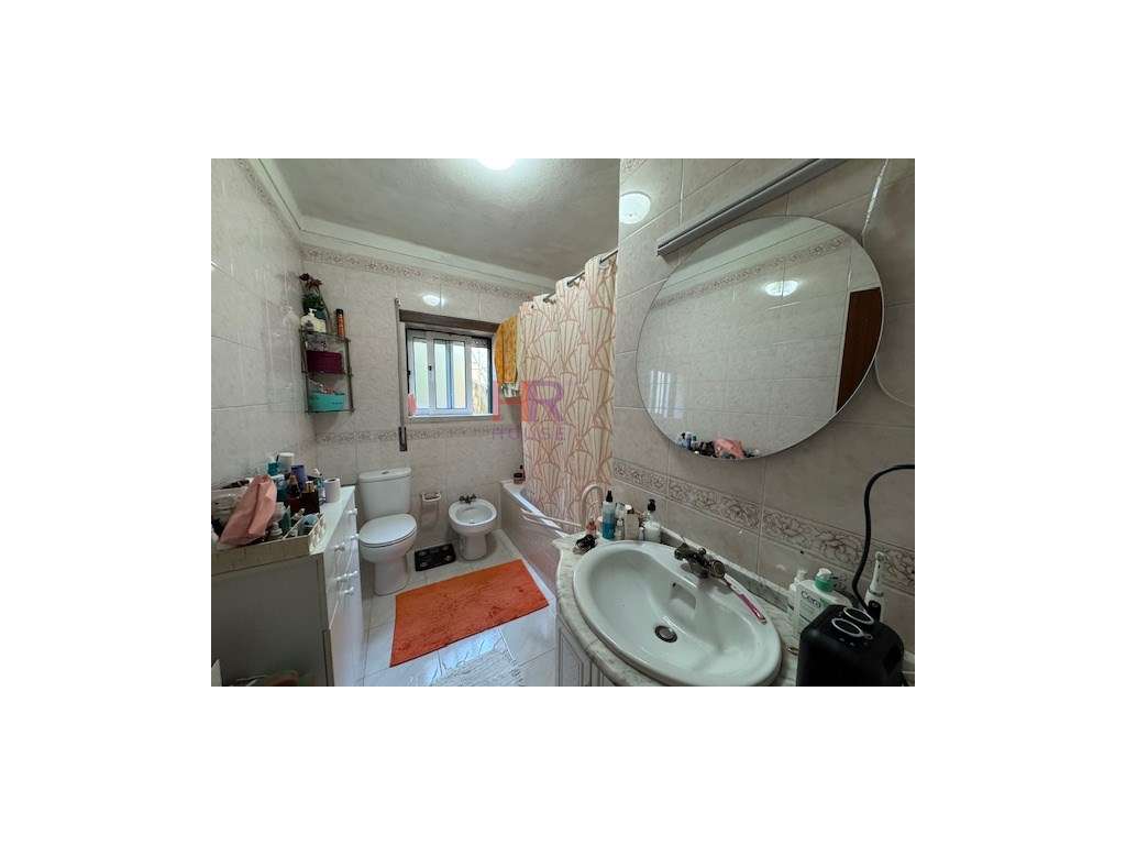 VENDE-SE MORADIA T4+1 COM PISCINA AQUECIDA E GARAGEM.-20