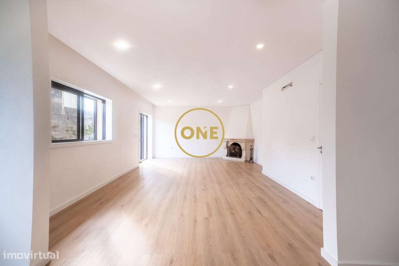 Moradia Bi-Familiar Isolada | Paços de Ferreira | 495.000,00€ - Grande imagem: 5/23