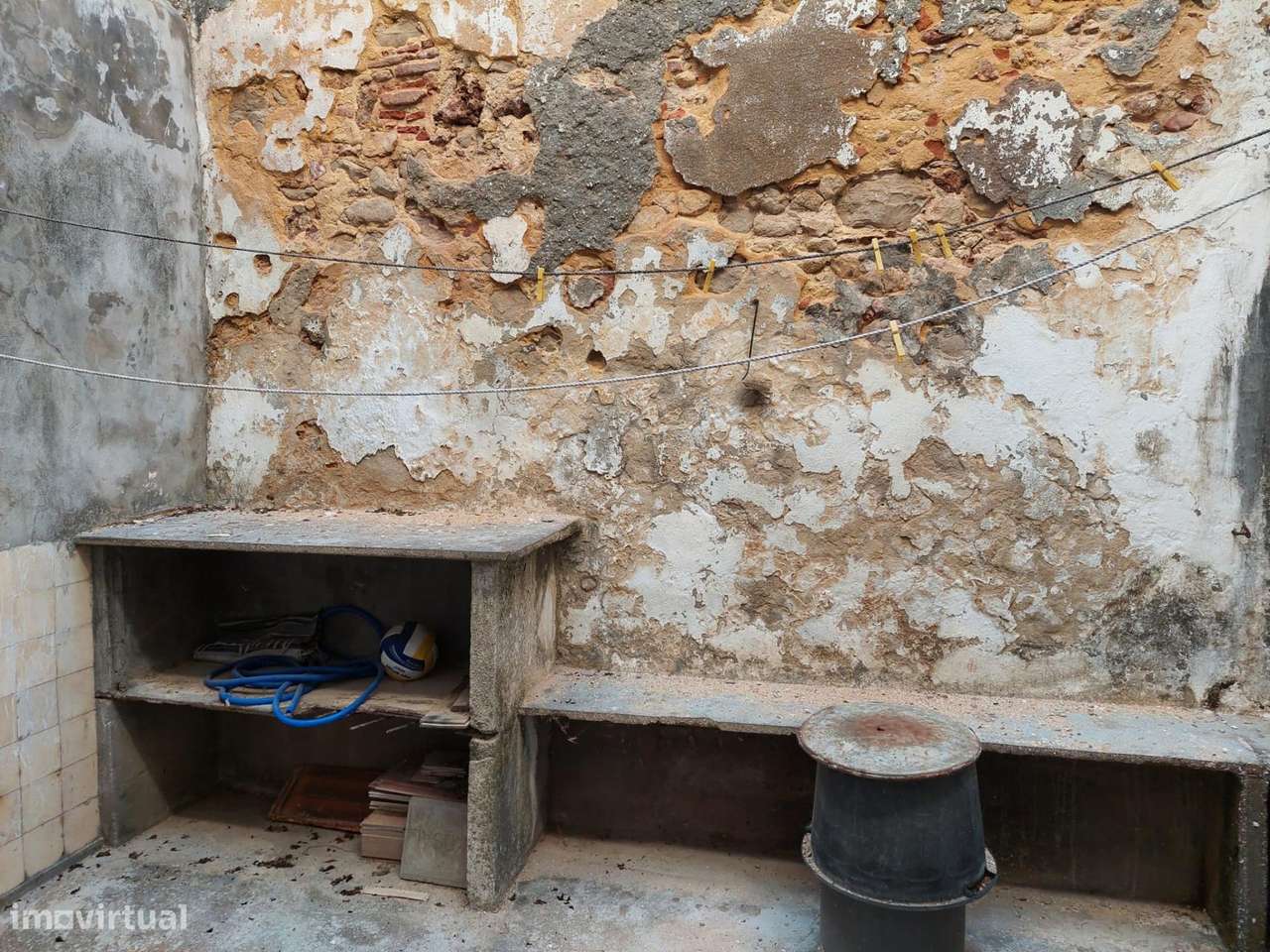 Moradia Térrea c/Logradouro na Baixa de Setúbal --Rua da Brasileira-16