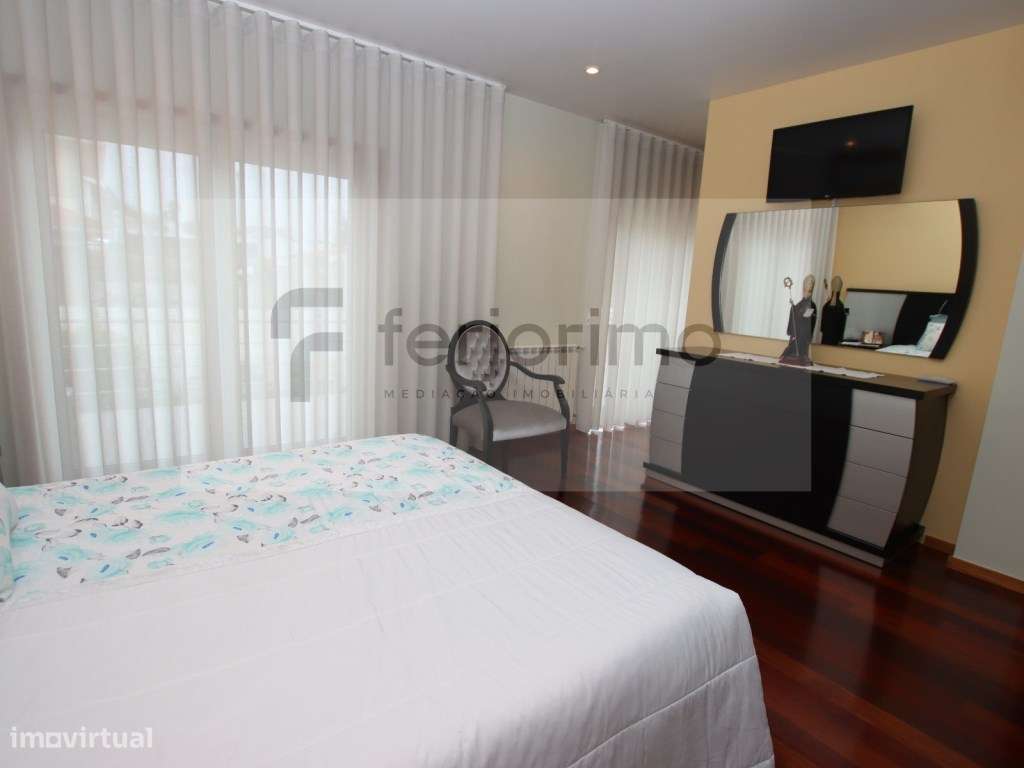 'NOVIDADE'
Excelente Moradia Geminada-58