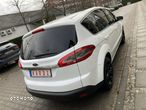 Ford S-Max - 11