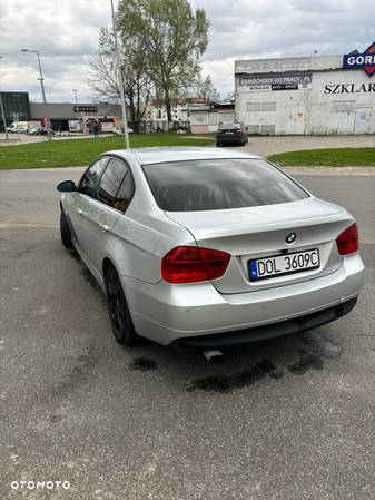 BMW Seria 3 318d - 4