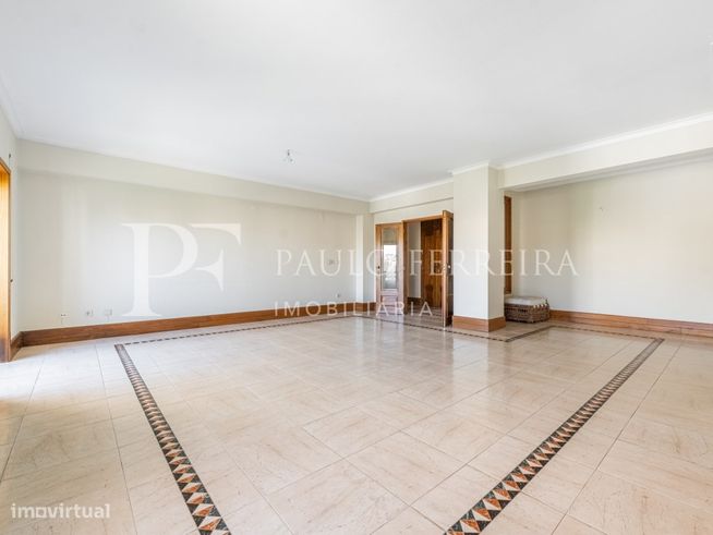 Apartamento T6 no centro de Famalicão-9