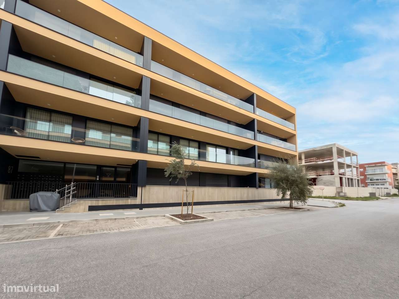 Apartamento T2 COMO NOVO Madalena Varanda 17m2 Lugar de garagem Duplo-22
