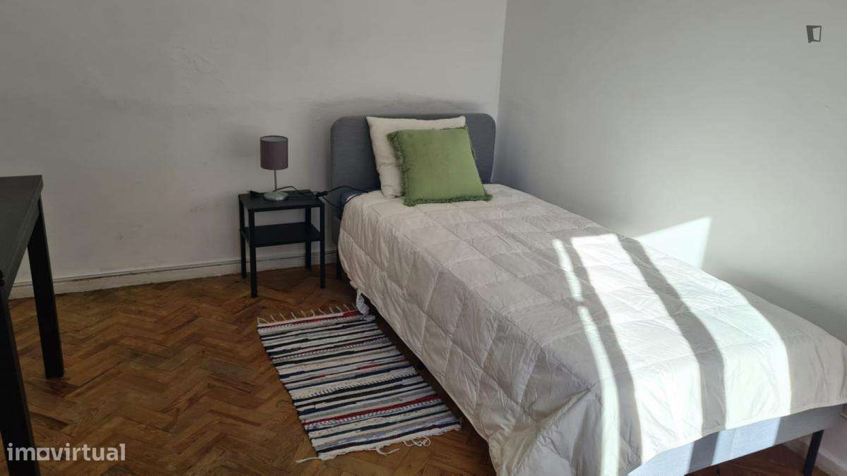 Quarto - localizado em Carcavelos Lisbon - Grande imagem: 4/6