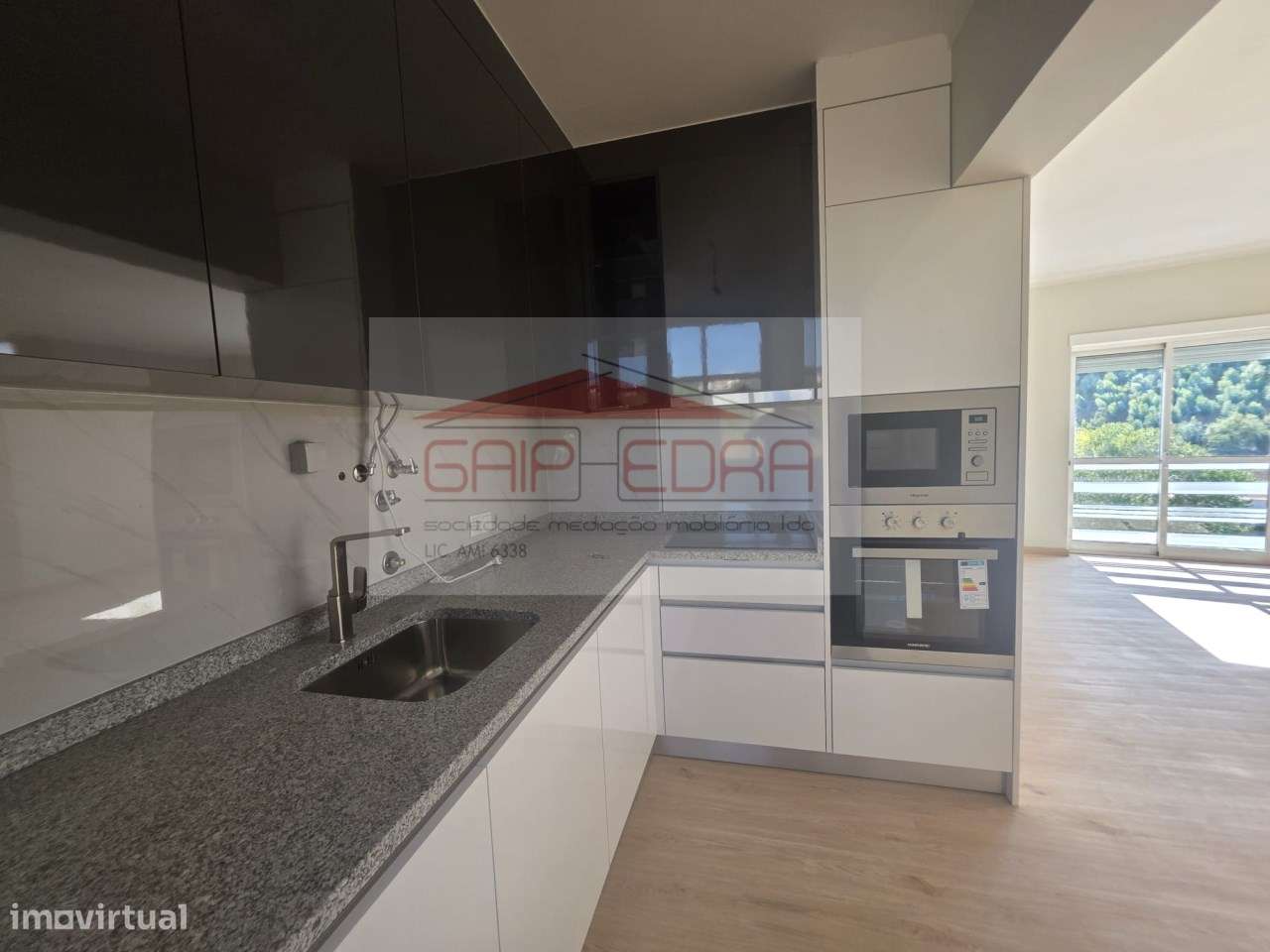 Apartamento T1 com 74 m2 totalmente restaurado Multiusos Alcobaça-11