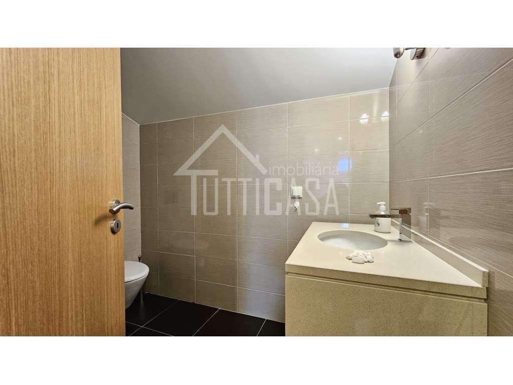 Apartamento estilo duplex T2+1 na Malveira-44