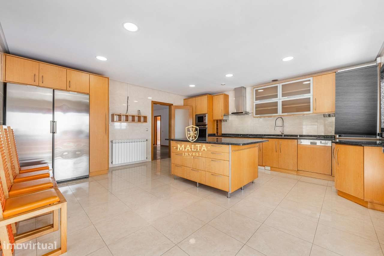 Moradia de Sonho na zona da Falperra!-27