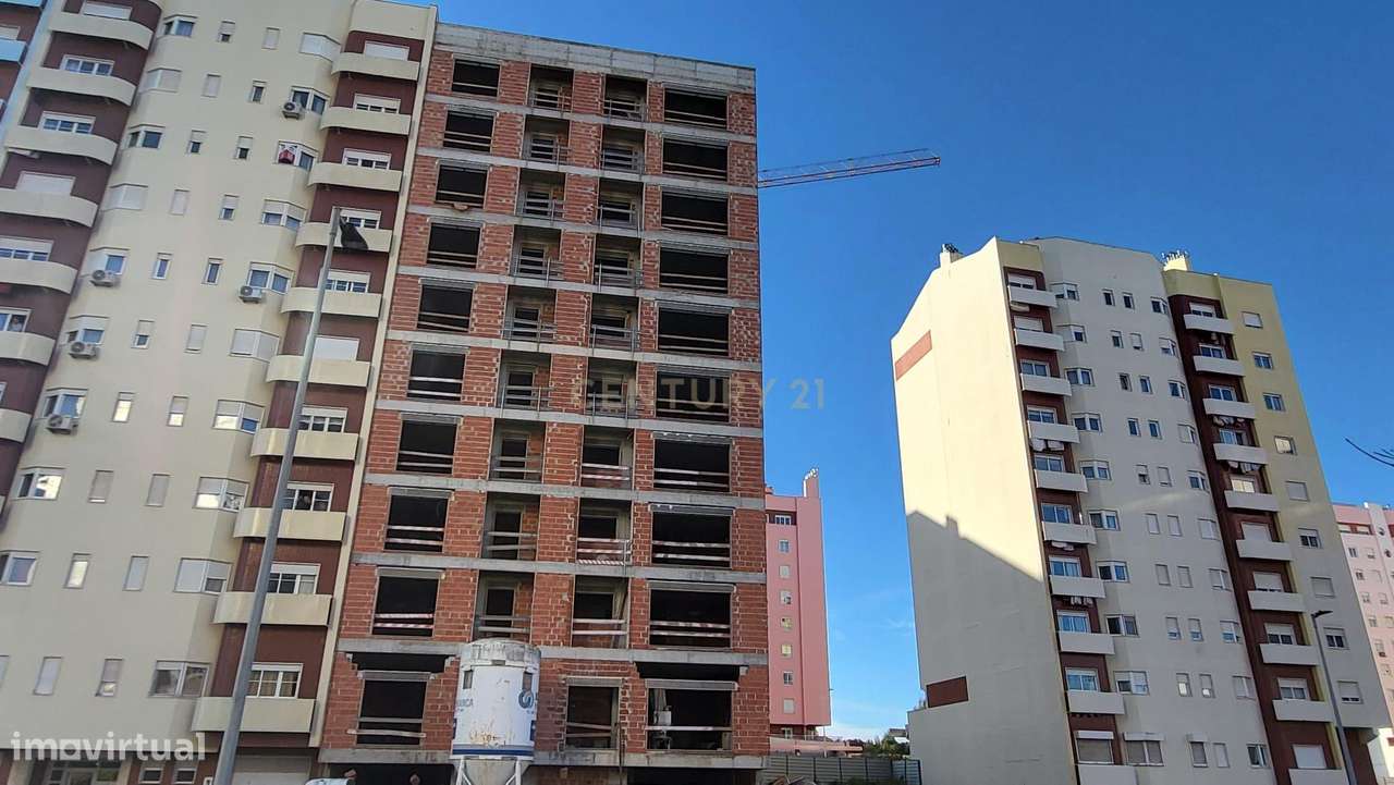 APARTAMENTO T2 COM TERRAÇO | SANTA MARTA DO PINHAL | CORROIOS - Grande imagem: 2/16