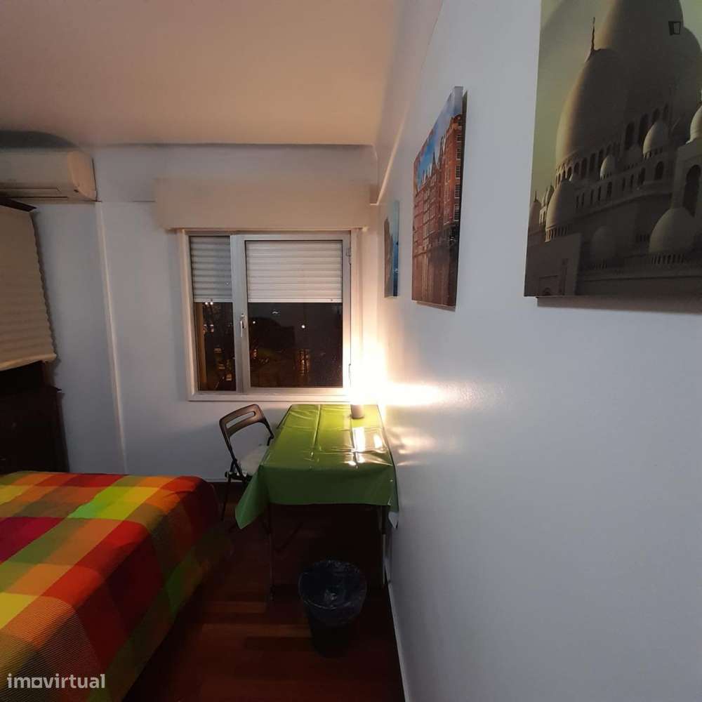 Quarto - localizado em Carnide Lisbon - Grande imagem: 2/9