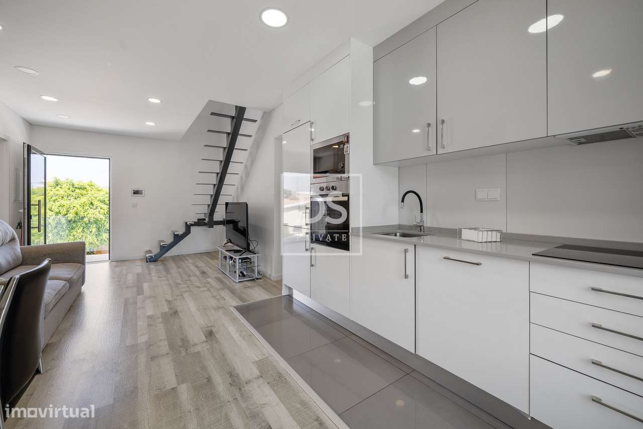 Andar de Moradia Bi-Familiar  T2+1 no Seixal – Conforto, Modernidade e-5