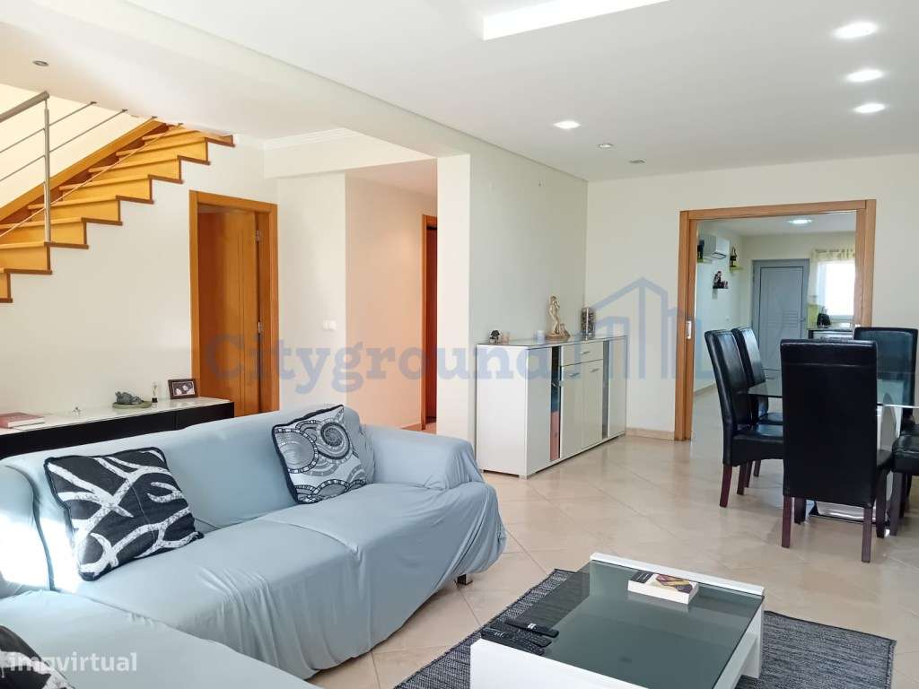 Moradia V3+1 com jardim e vista, a poucos minutos da Cidade de Leiria - Grande imagem: 5/26