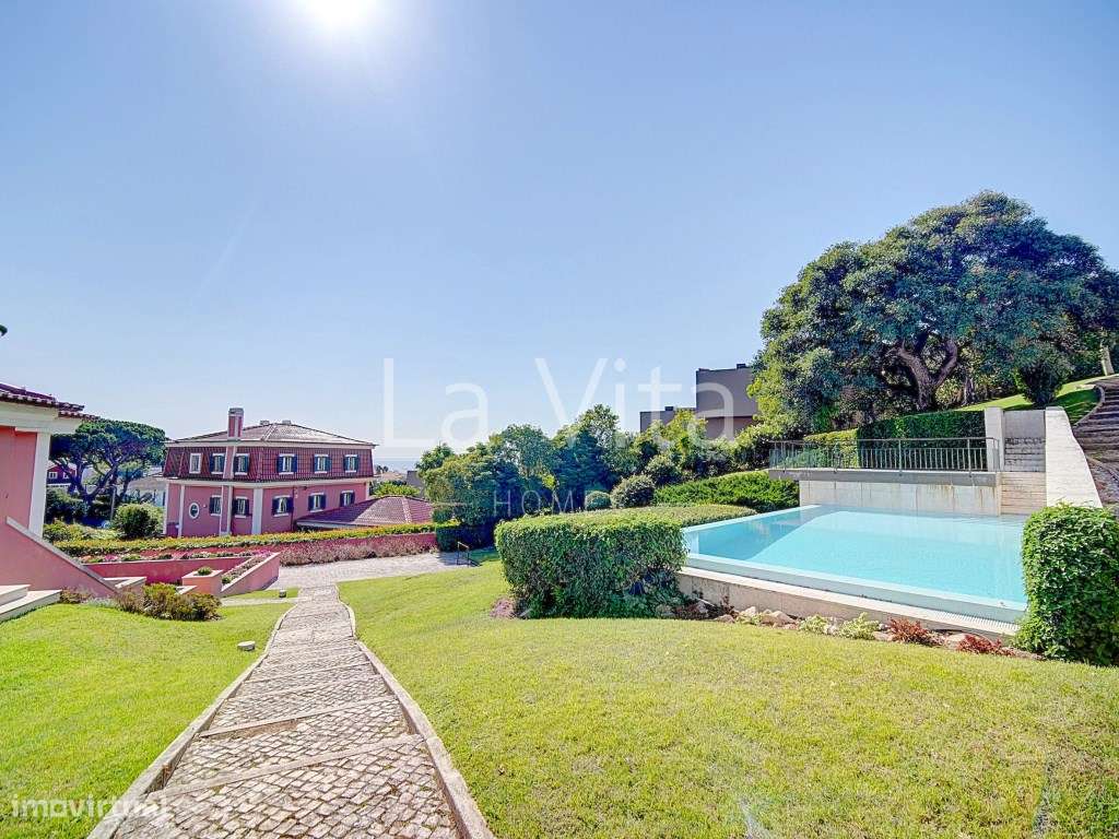 Apartamento T4 Duplex, em condomínio exclusivo no centro do Estoril.-43