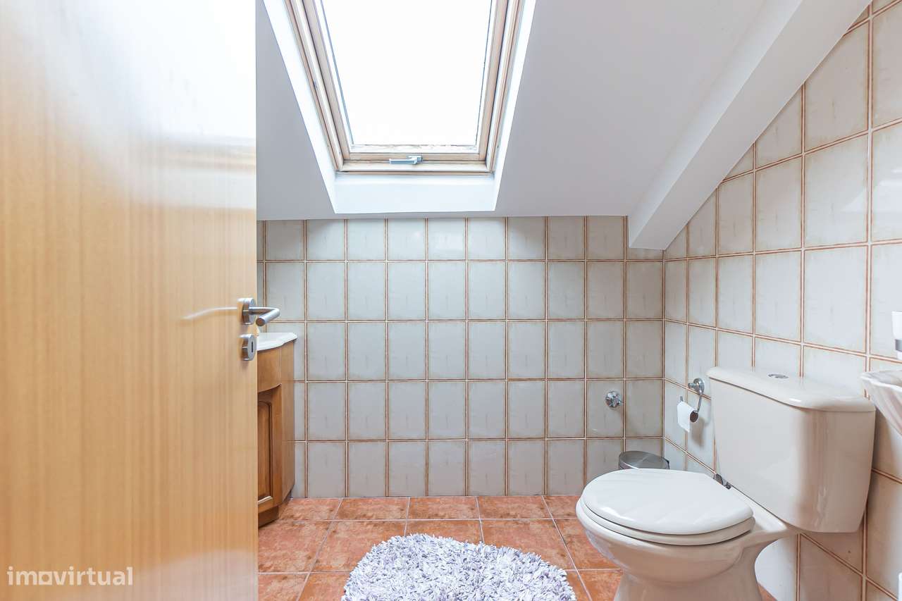 Moradia T3+1 Renovada com Vista Mar | Esmoriz-25