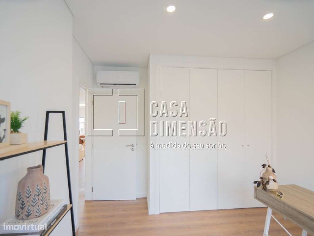 Moradia de tipologia T4+2 na melhor zona da Sobreda, com Piscina, G...-34