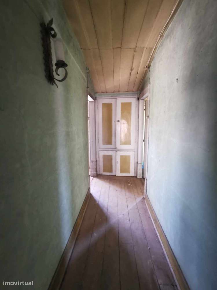 Prédio com localização de excelência na cidade de Tomar - P2986/23-14