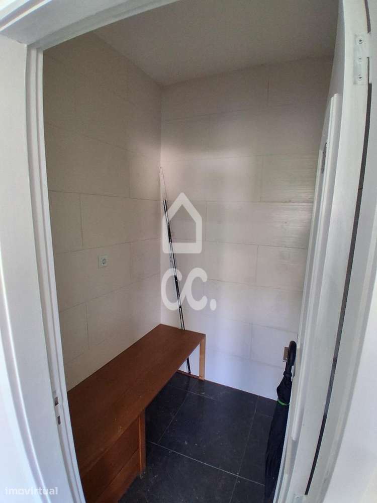 T3 Remodelado com 3 Frentes, Varandas e Elevador em Fânzeres, Gondomar-22