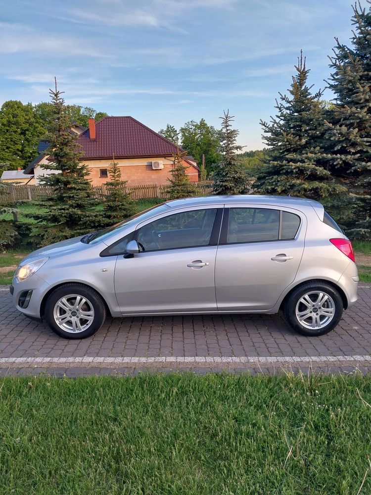 Opel Corsa D 1.2 16V Selection 110 Jahre 2012