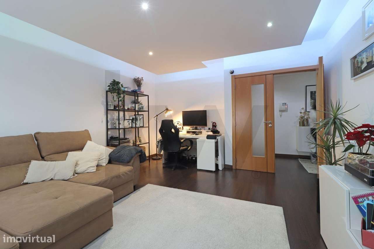 Magnífico Apartamento T2 com Terraço Privativo e Garagem box para duas - Grande imagem: 2/27