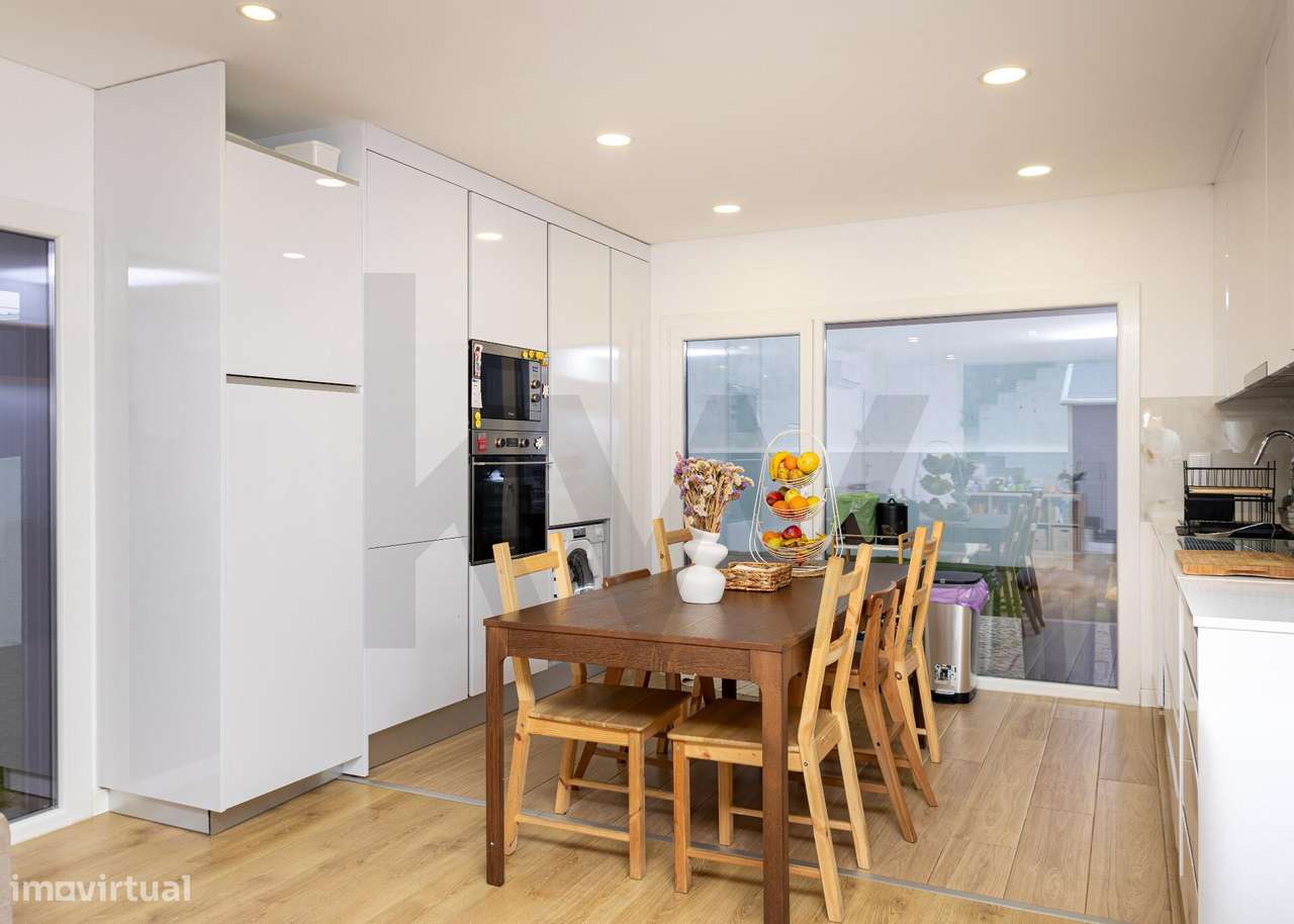 Moradia T4 Fernão Ferro - Grande imagem: 4/33