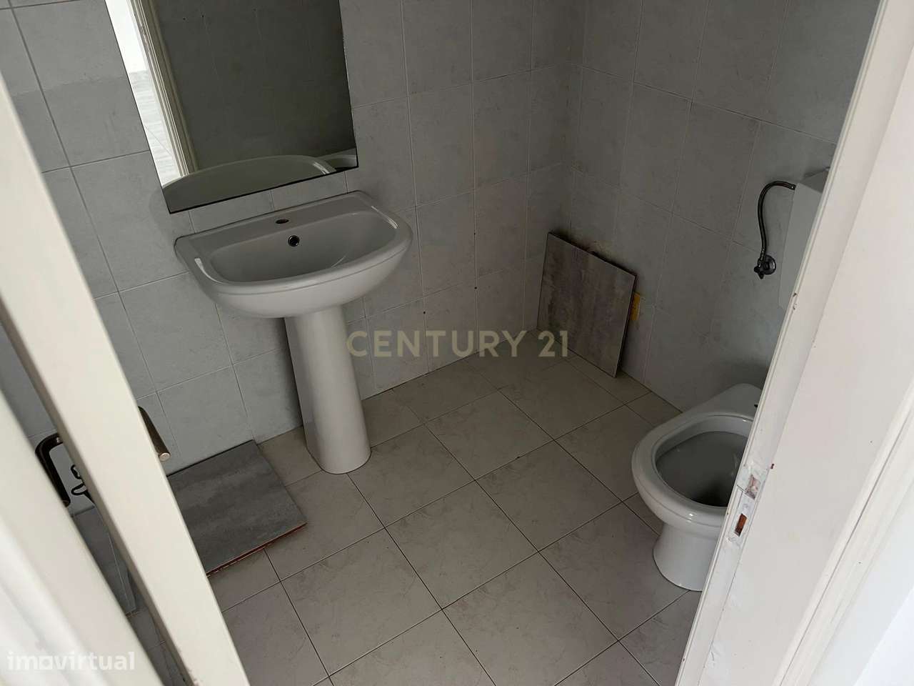 Loja para venda em Porto Salvo com varanda - Grande imagem: 4/16