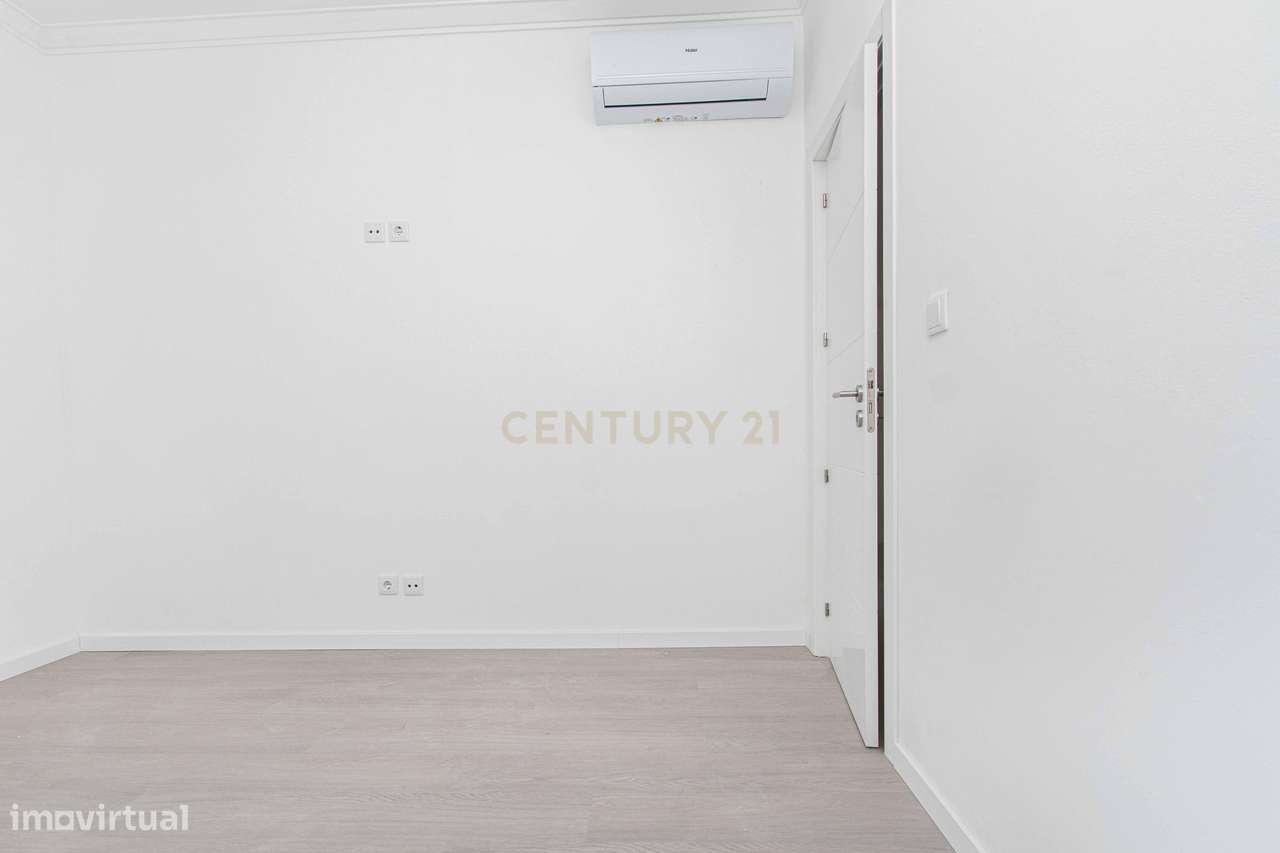 Apartamento T2 Totalmente Remodelado | Odivelas-17