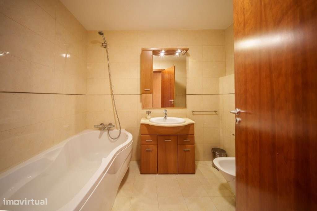 Moradia T5 - Tomar, inserida num amplo terreno de 15.560 m²-17
