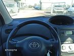 Toyota Yaris Verso - 12