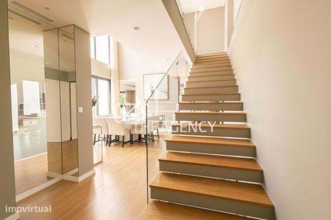 Luxuosa Moradia T4  para Arrendamento Mobiliada em Cascais - Grande imagem: 4/47