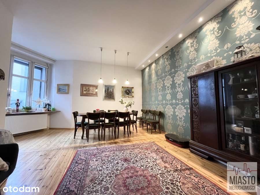 I piętro - 4 pokoje  -2 balkony-4